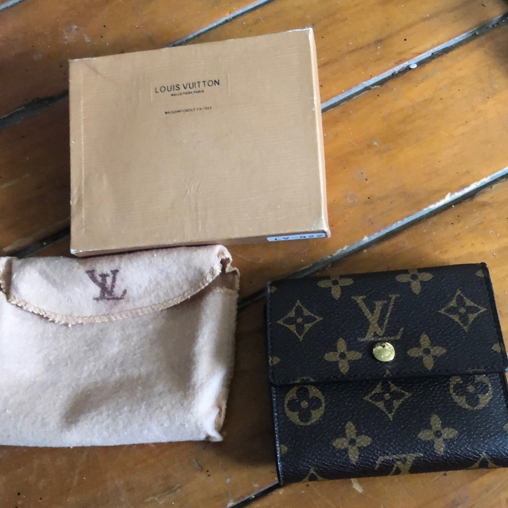 Double snap wallet